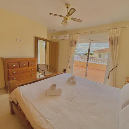 4 Bed Pisnella, Private Pool Villa *
